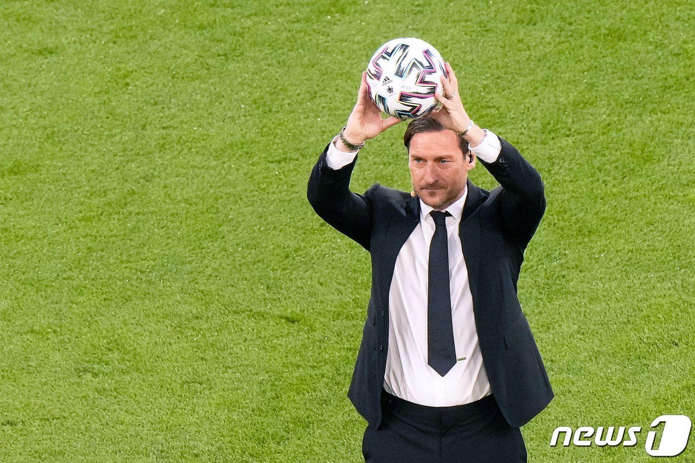 본문 이미지 - 이탈리아 축구의 전설 토티. ⓒ AFP=뉴스1