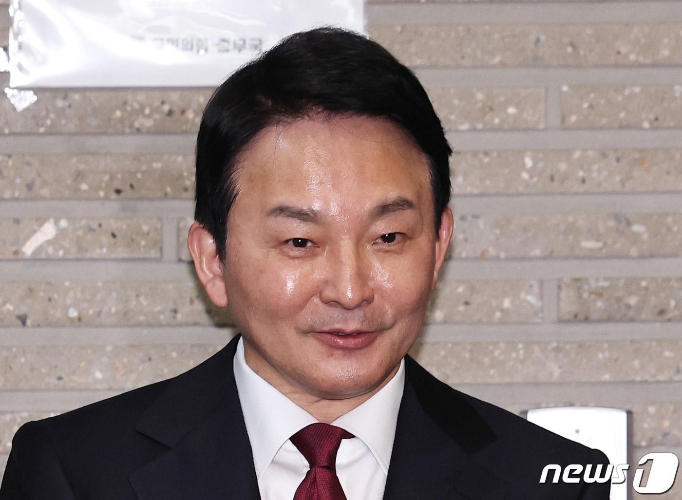 본문 이미지 - 원희룡 전 국토교통부 장관이 14일 오후 서울 여의도 국민의힘 중앙당사에서 4·10총선 인천 계양 을 공천심사 면접을 마치고 취재진의 질문에 답하고 있다. 2024.2.14/뉴스1 ⓒ News1 구윤성 기자