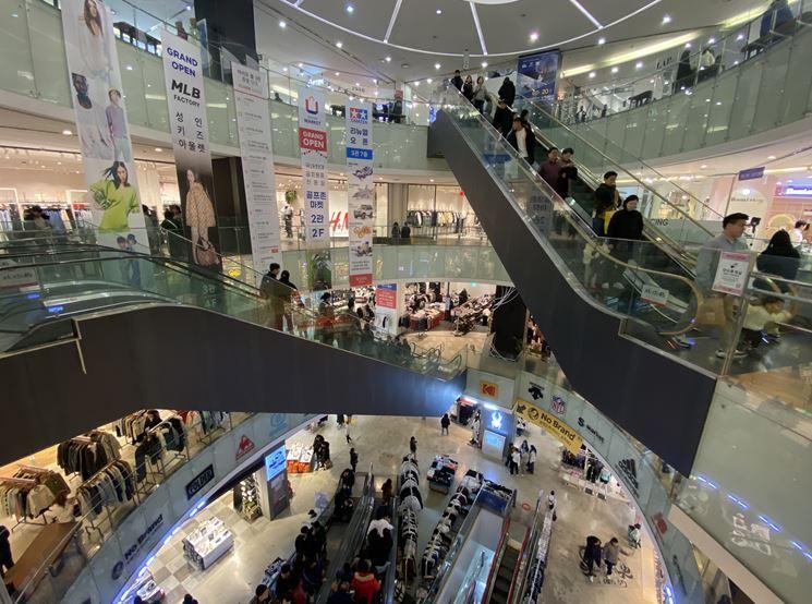 본문 이미지 - 설 연휴 마리오아울렛 매장 전경(마리오아울렛 제공)