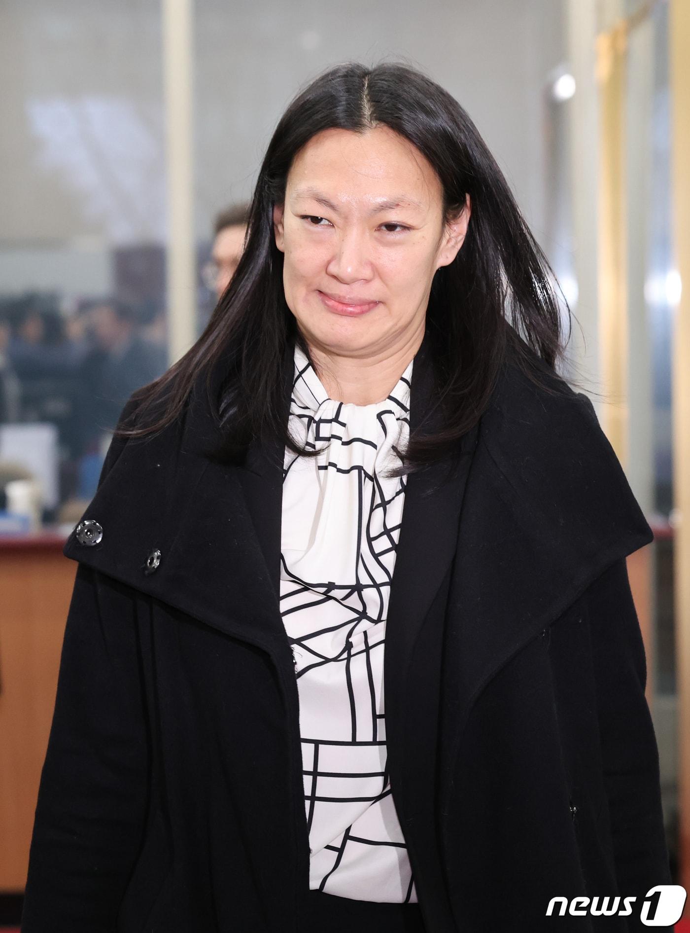 본문 이미지 - 줄리 터너 미국 국무부 북한인권특사가 15일 서울 종로구 외교부 청사에서 조태열 외교부 장관을 만나기 위해 입장하고 있다. 2024.2.15/뉴스1 ⓒ News1 허경 기자