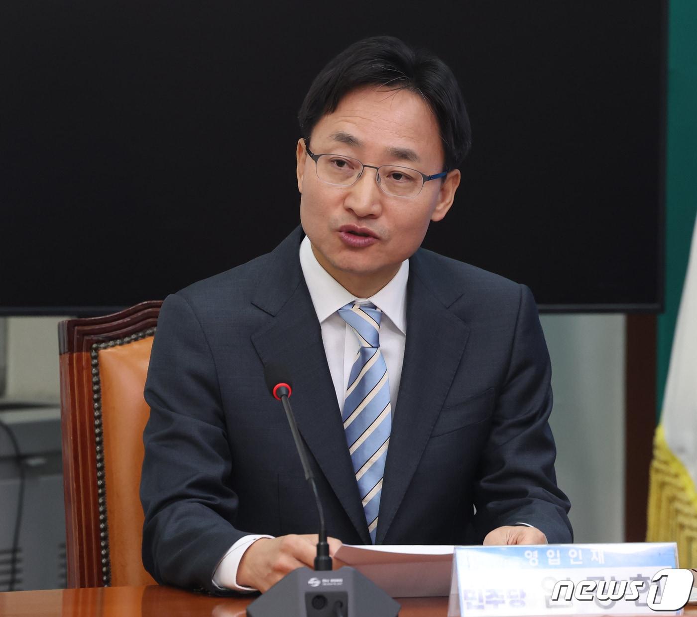 본문 이미지 - 임광현 전 국세청 차장이 16일 서울 여의도 국회에서 열린 더불어민주당 20,21,22차 인재환영식에서 발언을 하고 있다. 2024.2.16/뉴스1 ⓒ News1 ,송원영 기자
