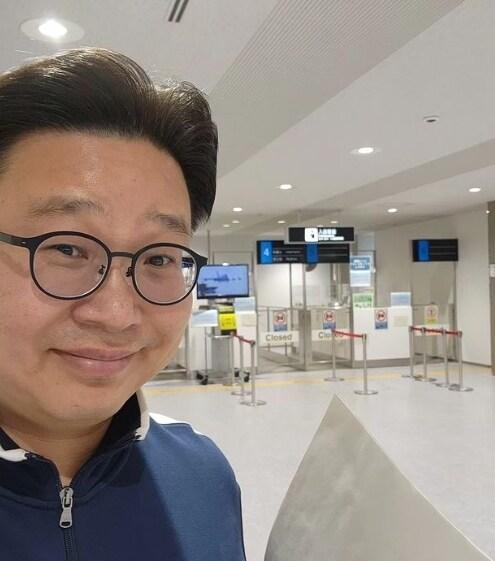 본문 이미지 - 서경덕 성신여대 교수가 지난 16일 일본 공항에서 수 시간 동안 붙잡혀 있었다고 밝혔다. 인스타그램 갈무리