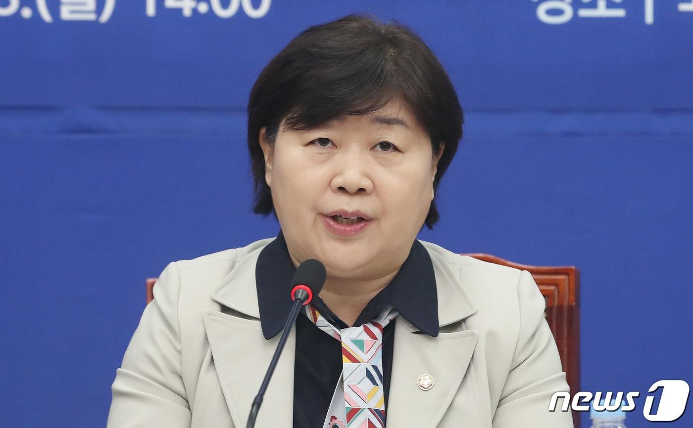 본문 이미지 - 서영교 의원이 국회에서 열린 윤석열 정권 관권선거 저지 대책위원회 제2차 회의에서 발언하고 있다. 2024.2.18/뉴스1 ⓒ News1 임세영 기자