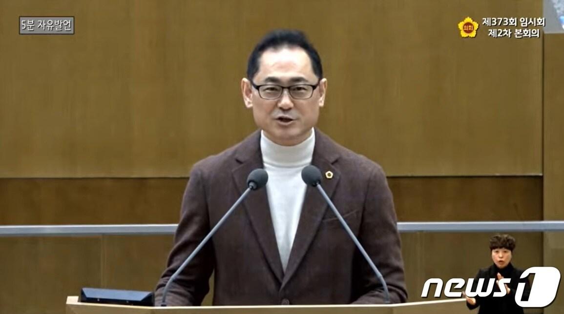 본문 이미지 - 경기도의회 김완규 의원(국민의힘·고양12)이 19일 열린 제373회 임시회 제2차 본회의에서 5분 자유발언을 하고 있다.(경기도의회 생중계 캡처)/
