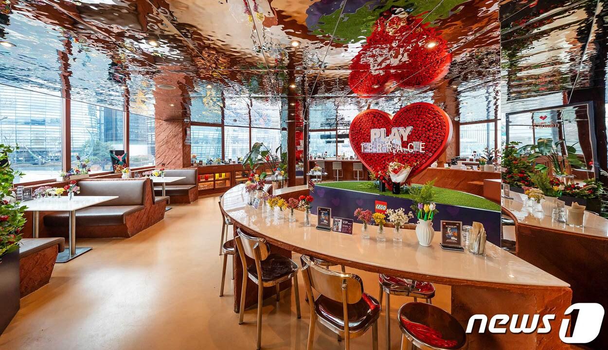 본문 이미지 - 레고코리아 '레고 플레이 테라스 팝업스토어'(레고코리아 제공)