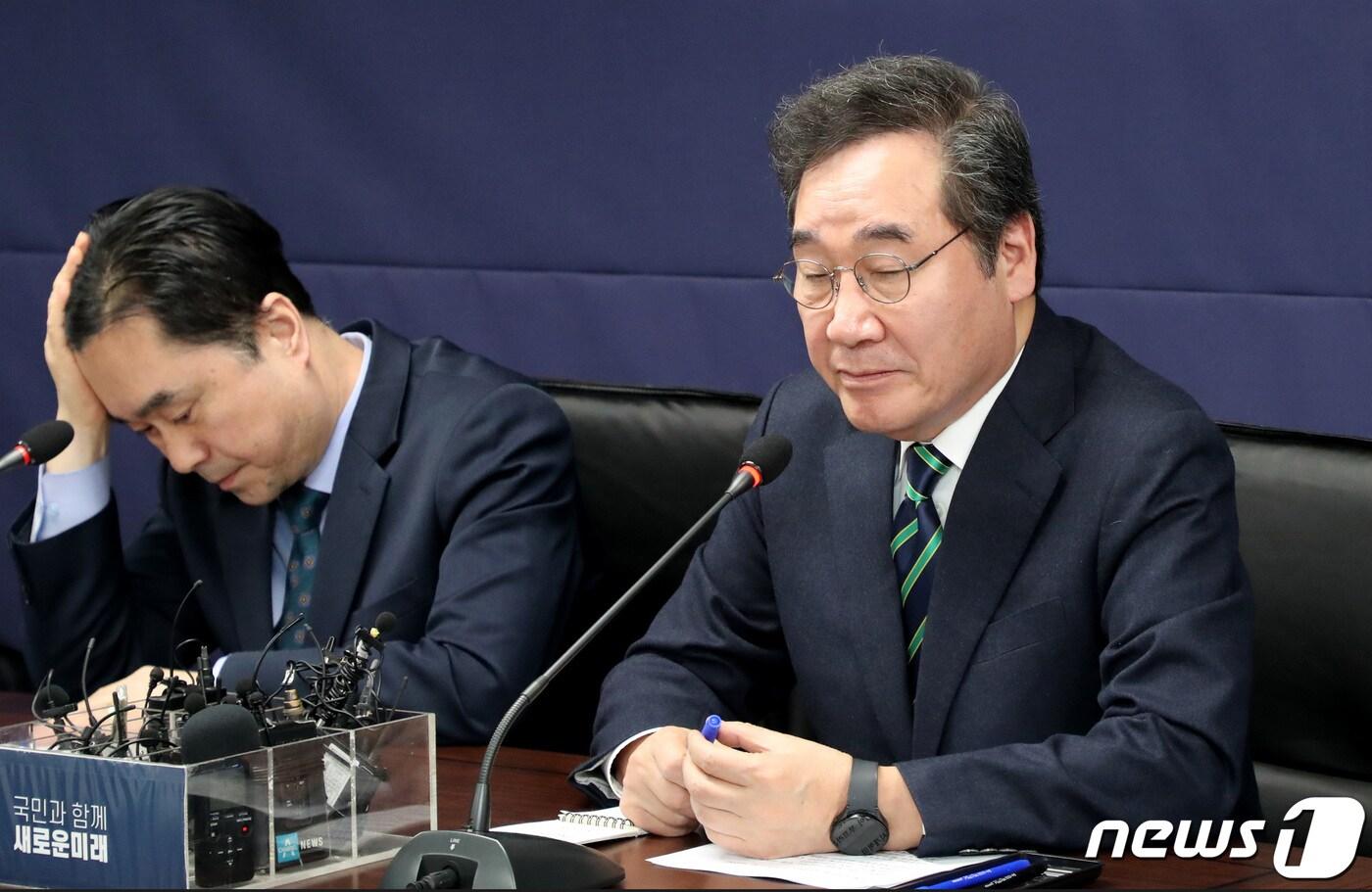 본문 이미지 - 새로운미래 이낙연(오른쪽), 김종민 공동대표가 20일 오전 서울 여의도 당사에서 열린 현안 관련 기자회견에서 생각에 잠겨 있다. (공동취재) 2024.2.20/뉴스1 ⓒ News1 구윤성 기자