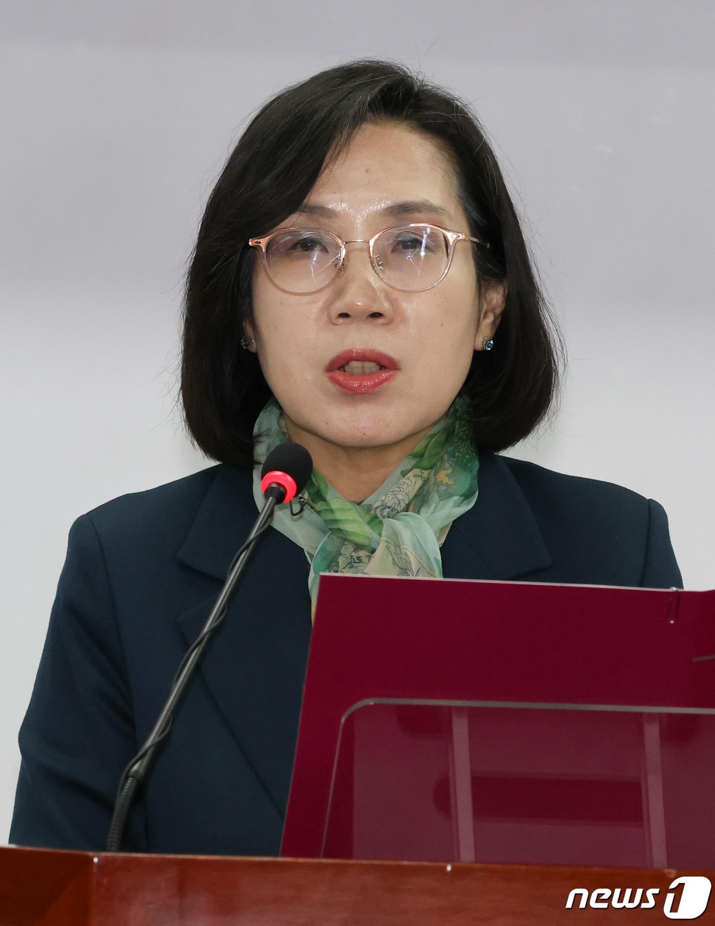 본문 이미지 - 김현숙 여성가족부 장관이 21일 서울 종로구 정부서울청사에서 열린 이임식에서 이임사를 하고 있다. 2024.2.21/뉴스1 ⓒ News1 허경 기자