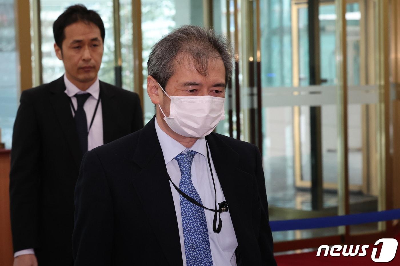 본문 이미지 - 미바에 다이스케 주한 일본대사관 총괄공사가 22일 서울 도렴동 외교부 청사로 초치되고 있다. 정부는 일본 시마네현이 정한 '다케시마의 날(竹島·일본이 주장하는 독도의 명칭)'을 맞아 중앙정부 고위급 인사가 참석하는 데 대해 강력 항의했다. 2024.2.22/뉴스1 ⓒ News1 허경 기자