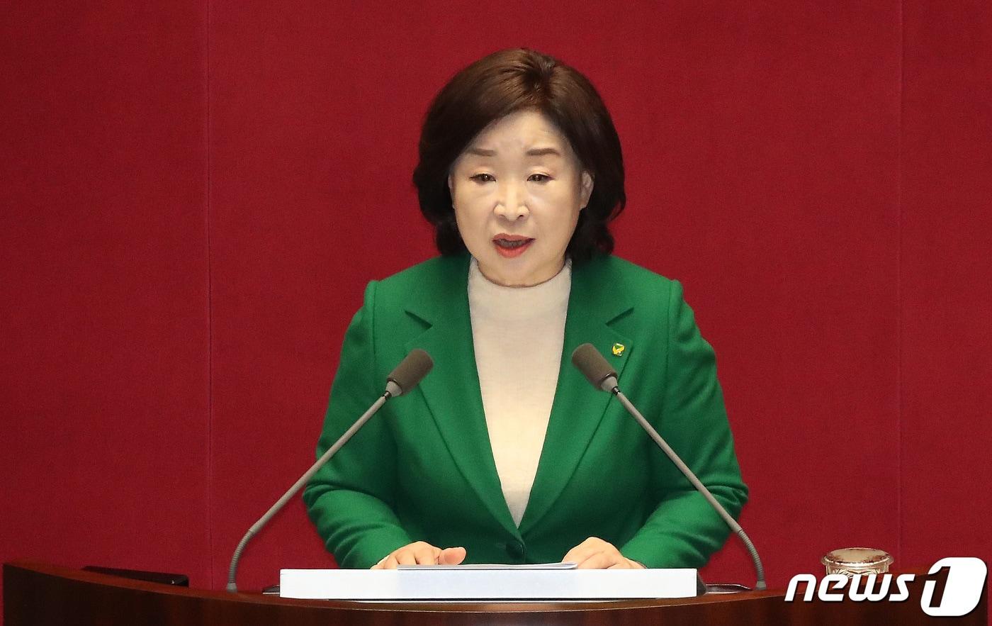 본문 이미지 - 심상정 녹색정의당 의원이 22일 오후 서울 여의도 국회에서 열린 제413국회(임시회) 제4차 본회의에서 비교섭단체대표연설을 하고 있다. 2024.2.22/뉴스1 ⓒ News1 임세영 기자