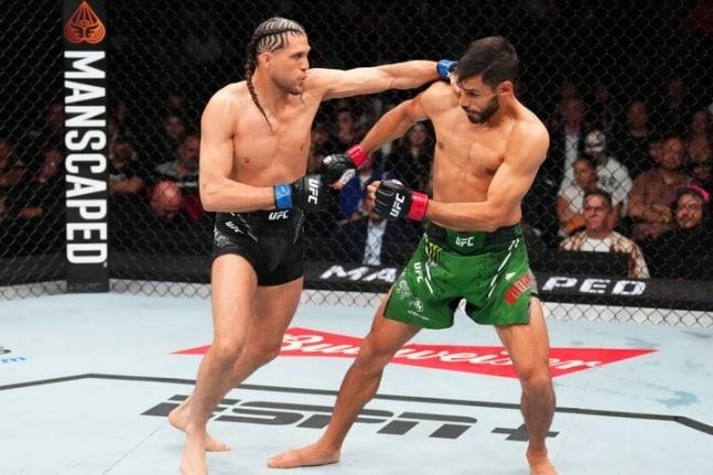 본문 이미지 - 공격 중인 오르테가. (UFC 제공) 