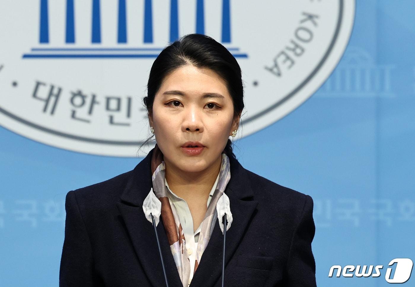 본문 이미지 - 신현영 더불어민주당 대변인. 2024.2.26 ⓒ 뉴스1 구윤성 기자