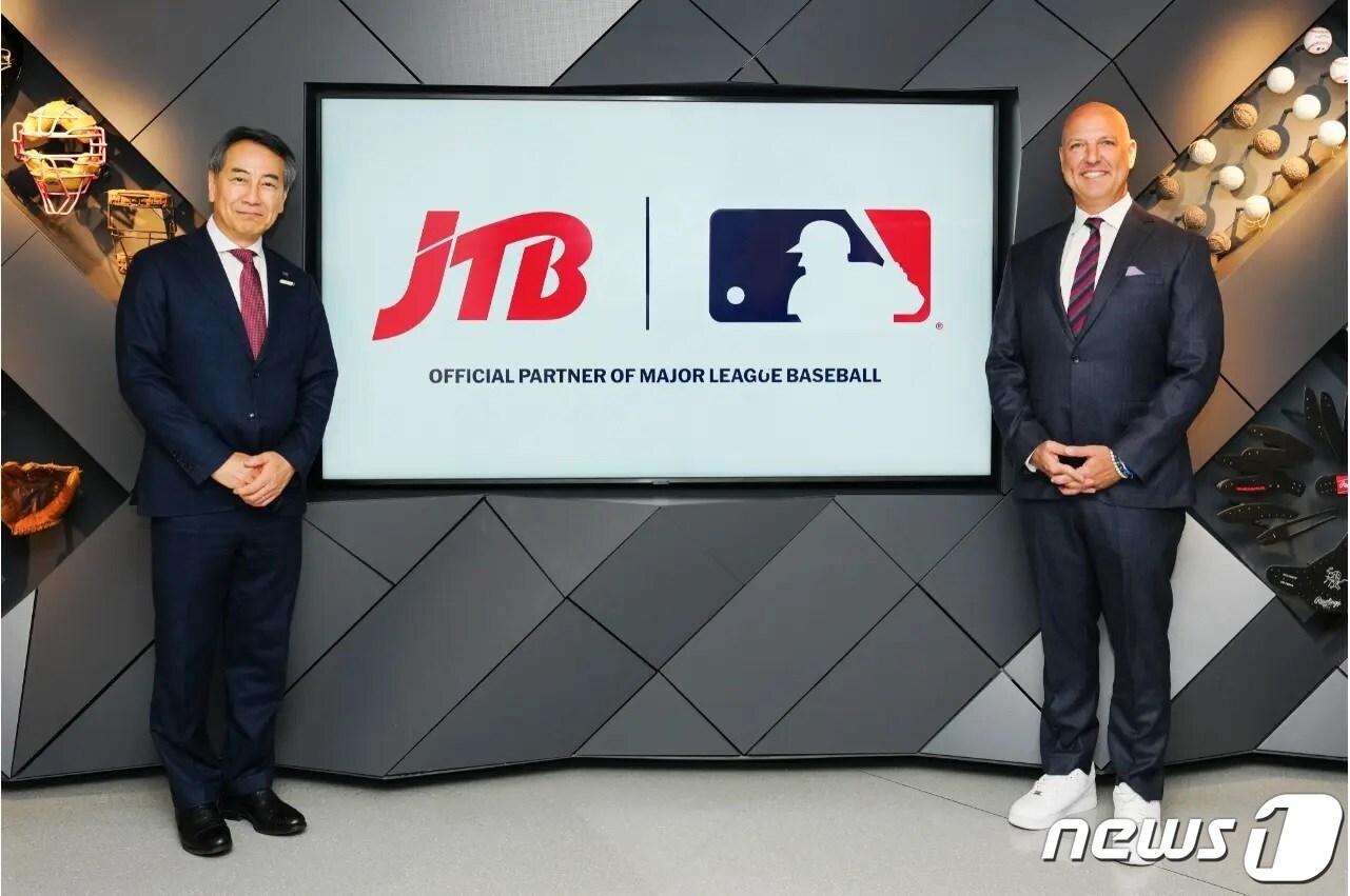 본문 이미지 - 뉴욕 시내 MLB 본사에서 공식 파트너 계약을 맺은 MLB와 JTB(JTB 제공)