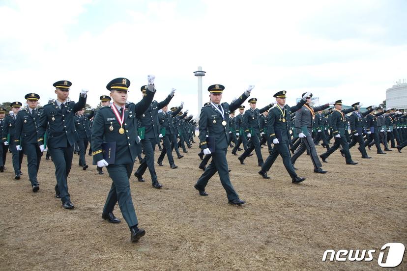사관학교 인기 '뚝' 지망생도 '울상'…계엄 불똥 튄 육사 입시 - 뉴스1
