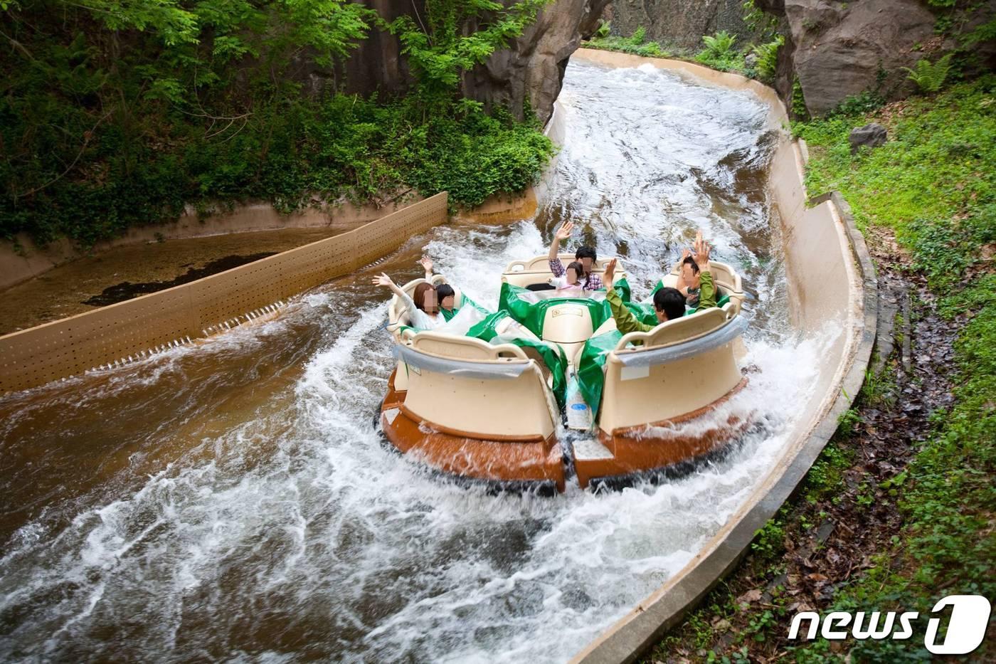 아마존익스프레스(에버랜드 제공)