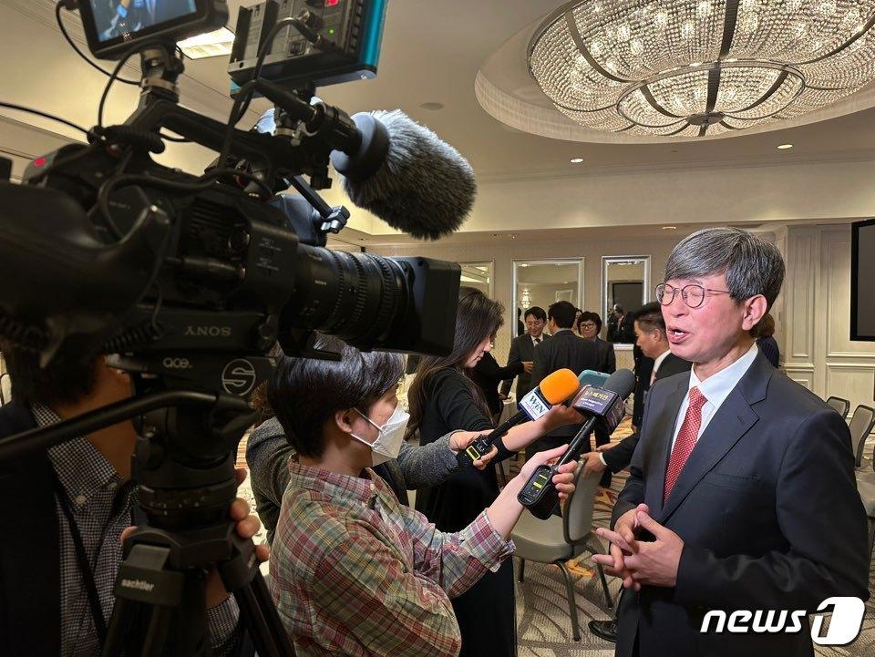 본문 이미지 - 이기철 재외동포청장이 26일&#40;현지시간&#41; 시카고를 방문해 동포들과 간담회를 가졌다. ⓒ News1 박영주 통신원