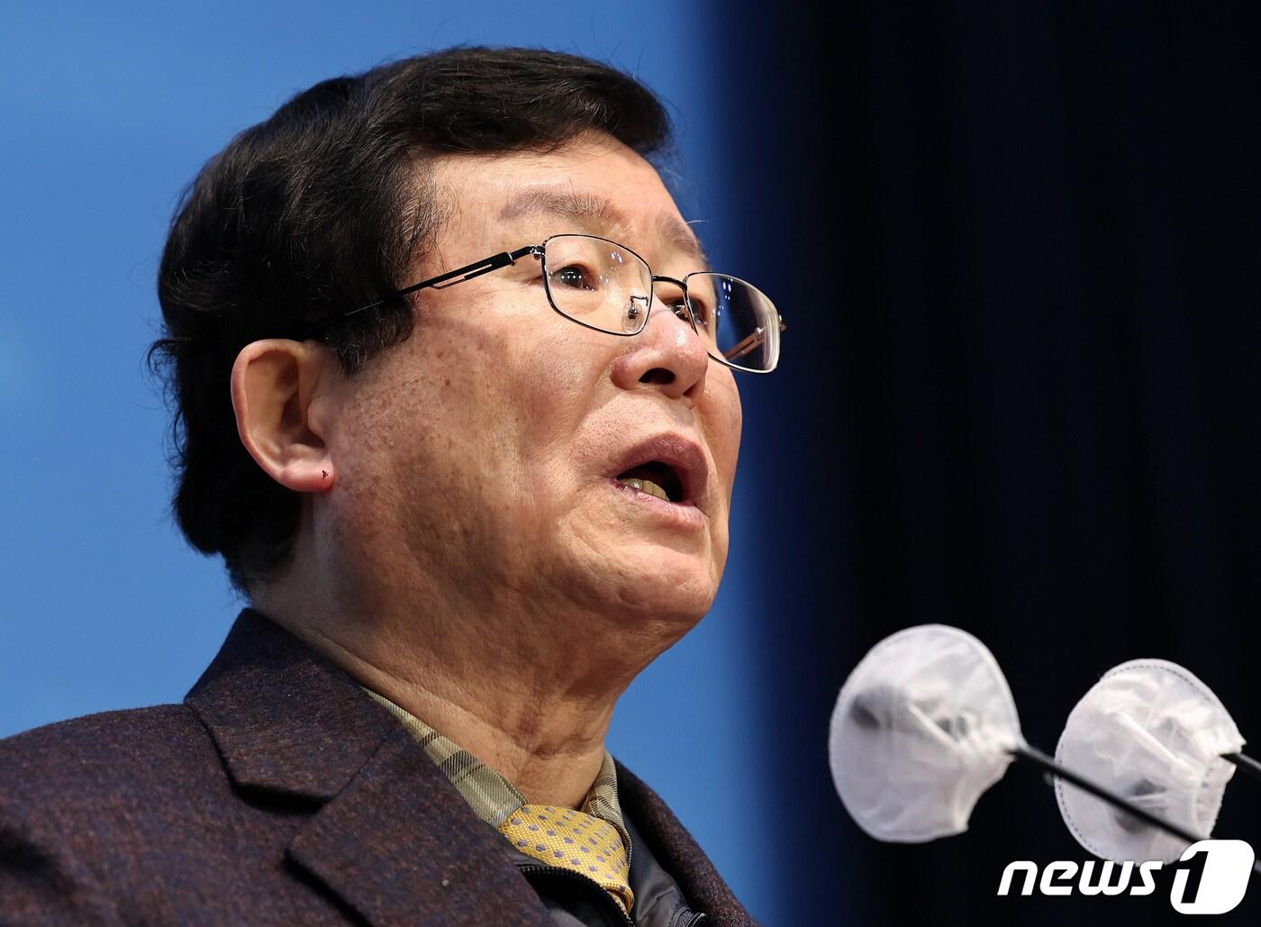 본문 이미지 - 설훈 더불어민주당 의원이 28일 오전 서울 여의도 국회 소통관에서 탈당 기자회견을 하고 있다. 2024.2.28/뉴스1 ⓒ News1 구윤성 기자