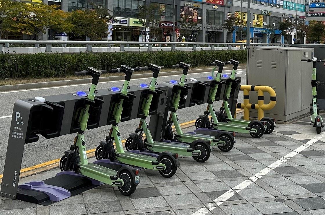 본문 이미지 - 세종시내 전동킥보드 주차시설. (세종시 제공) / 뉴스1