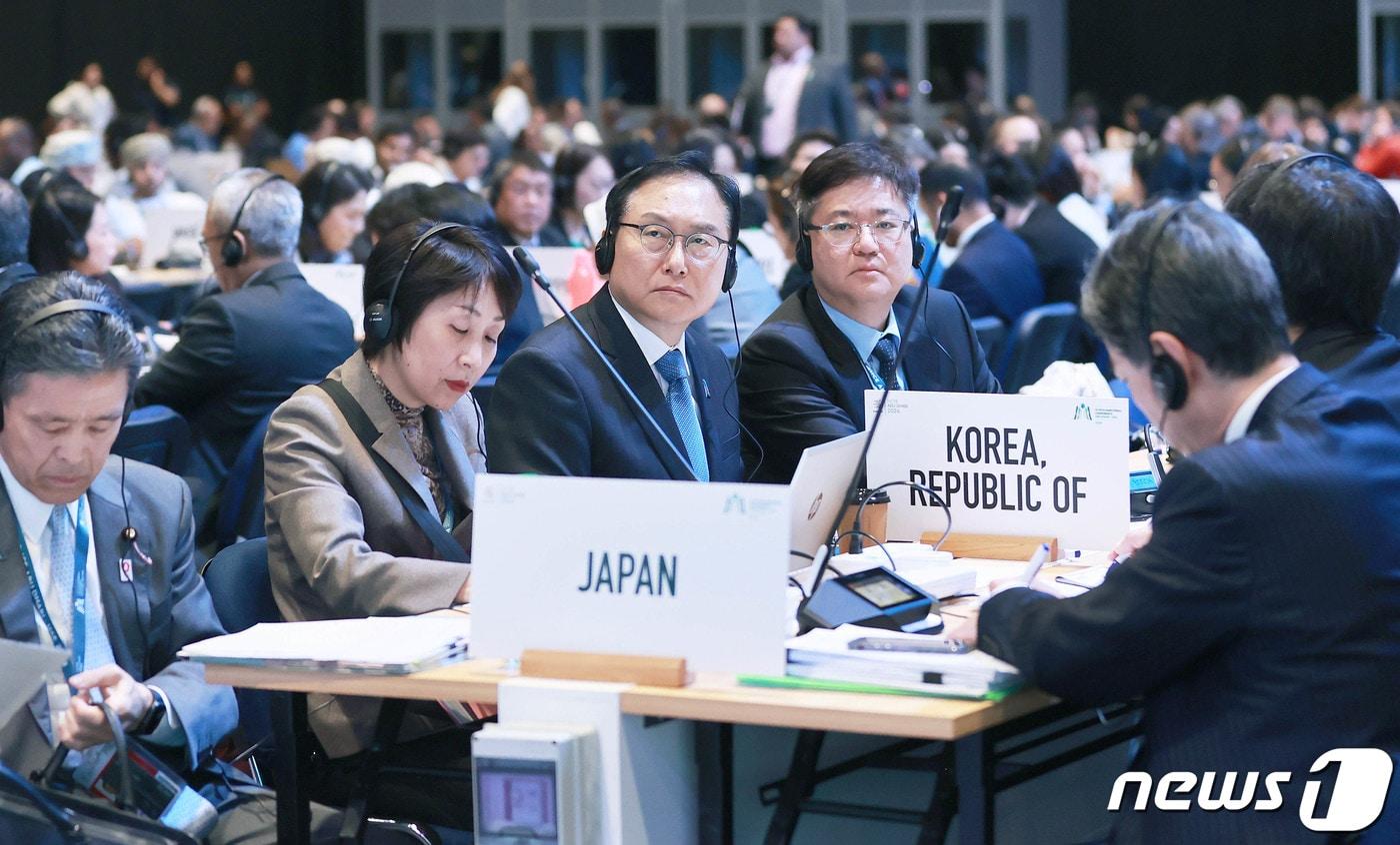 본문 이미지 - 정인교 산업통상자원부 통상교섭본부장이 28일(현지시간) 아랍에미리트 아부다비 국제전시센터에서 열린 'WTO(세계무역기구) 분쟁해결 개혁'세션에 참석해 있다. (산업통상자원부 제공) 2024.2.28/뉴스1