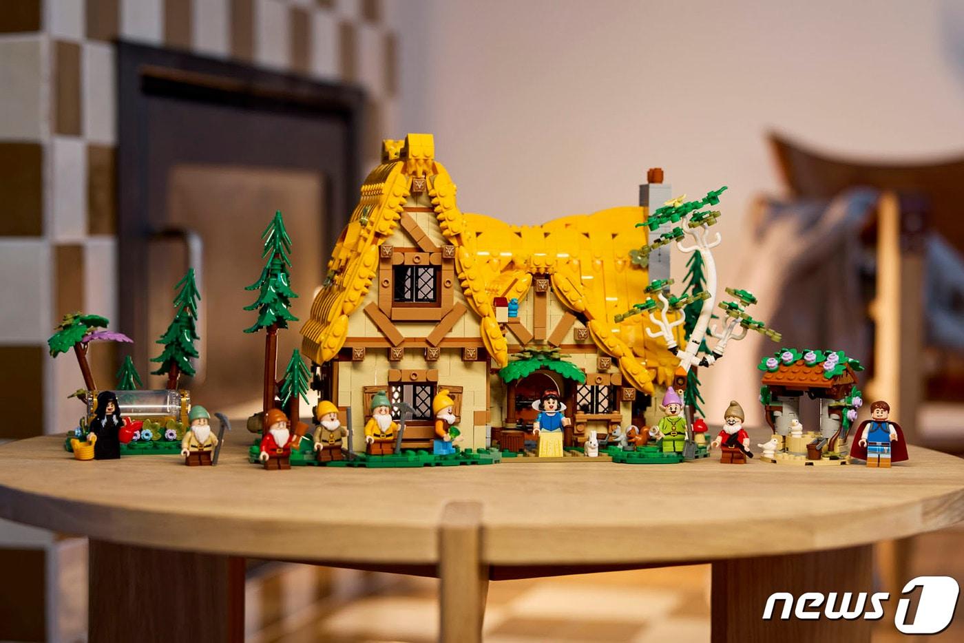  레고 디즈니 백설공주와 일곱 난쟁이의 오두막(레고코리아 제공)