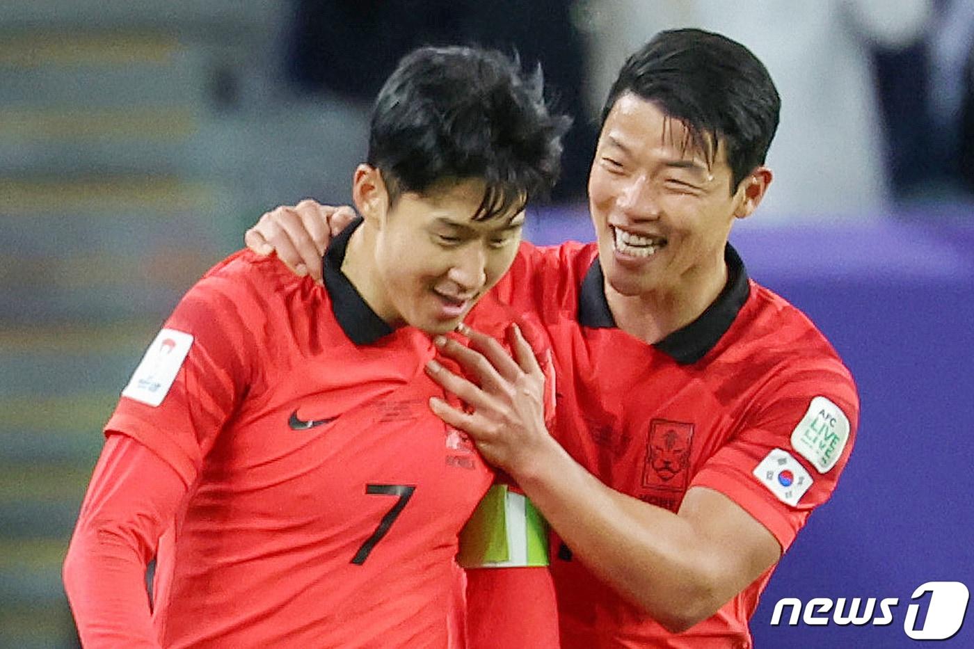 손흥민(왼쪽)과 황희찬. 뉴스1 ⓒ News1 김성진 기자