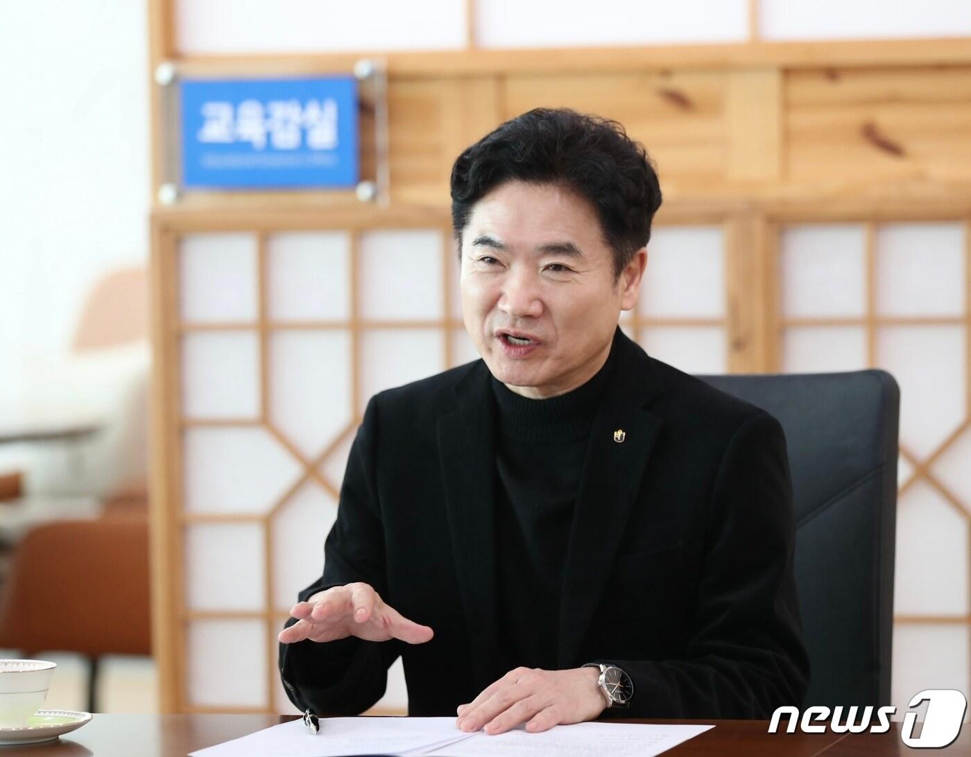 본문 이미지 - 김대중 교육감이 "2024글로컬 미래교육박람회가 지역 중심 교육으로 미래교육의 새 패러다임을 제시하는 무대가 될 것이다"고 강조하고 있다.2024.2.5/뉴스1 ⓒ 뉴스1 