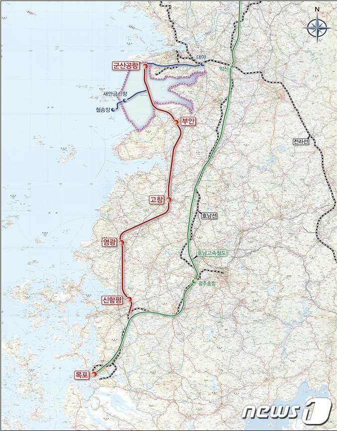 본문 이미지 - 전북 정읍·고창 예비후보인 윤준병 국회의원(63)은 지난달 28일 제1호 공약 ‘동진강 회복 프로젝트’에 이어 5일 제2호 공약으로 '서해안철도 건설'을 발표했다.(윤준병 의원 사무실 제공)2024.2.5/뉴스1