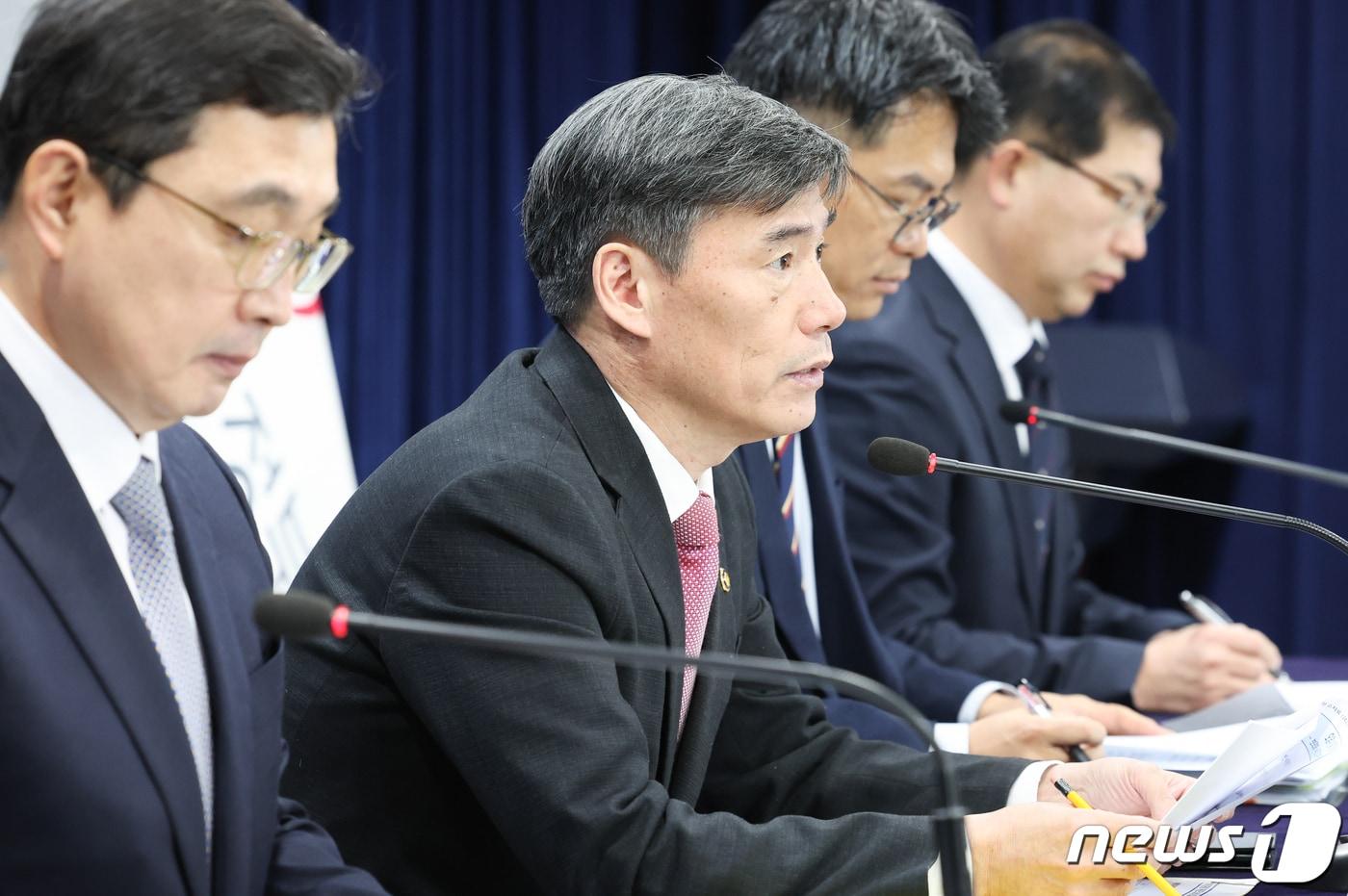 박구연 국무조정실 국무 1차장이  지난달 5일 서울 종로구 정부서울청사에서 후쿠시마 오염수 방류 관련 일일 브리핑을 하고 있다. 2024.2.5/뉴스1 ⓒ News1 허경 기자