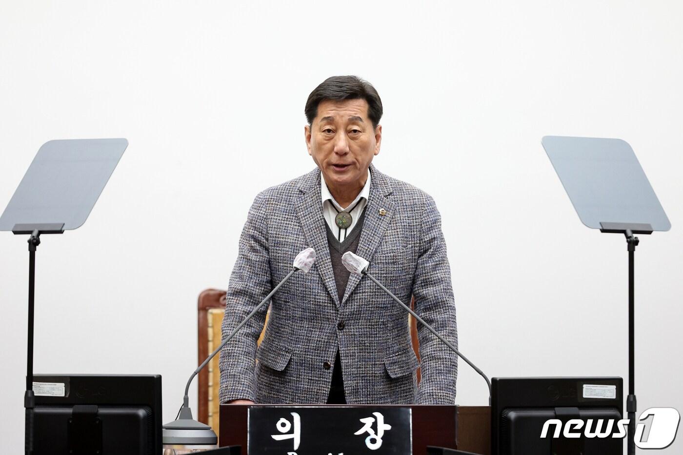 본문 이미지 - 인천시의장에 선출된 이봉락제1부의장.(인천시의회 제공)2024.2.5 /뉴스1
