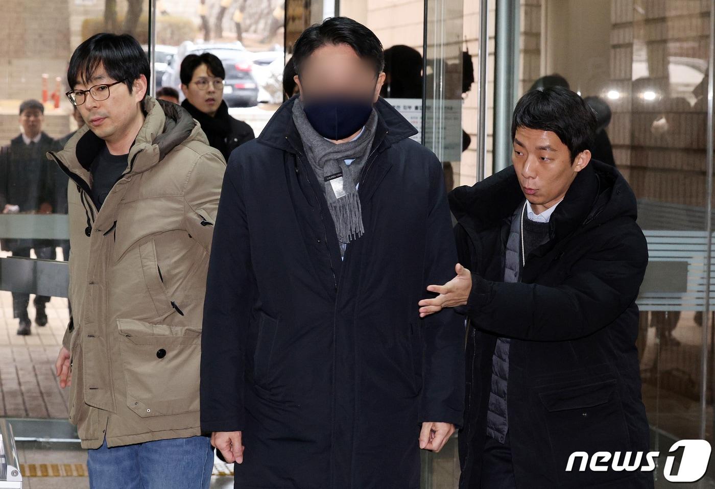 검찰 수사관에게 SPC그룹 회장 수사 정보 유출을 청탁한 혐의를 받는 SPC 임원 A씨. 2024.2.6/뉴스1 ⓒ News1 장수영 기자