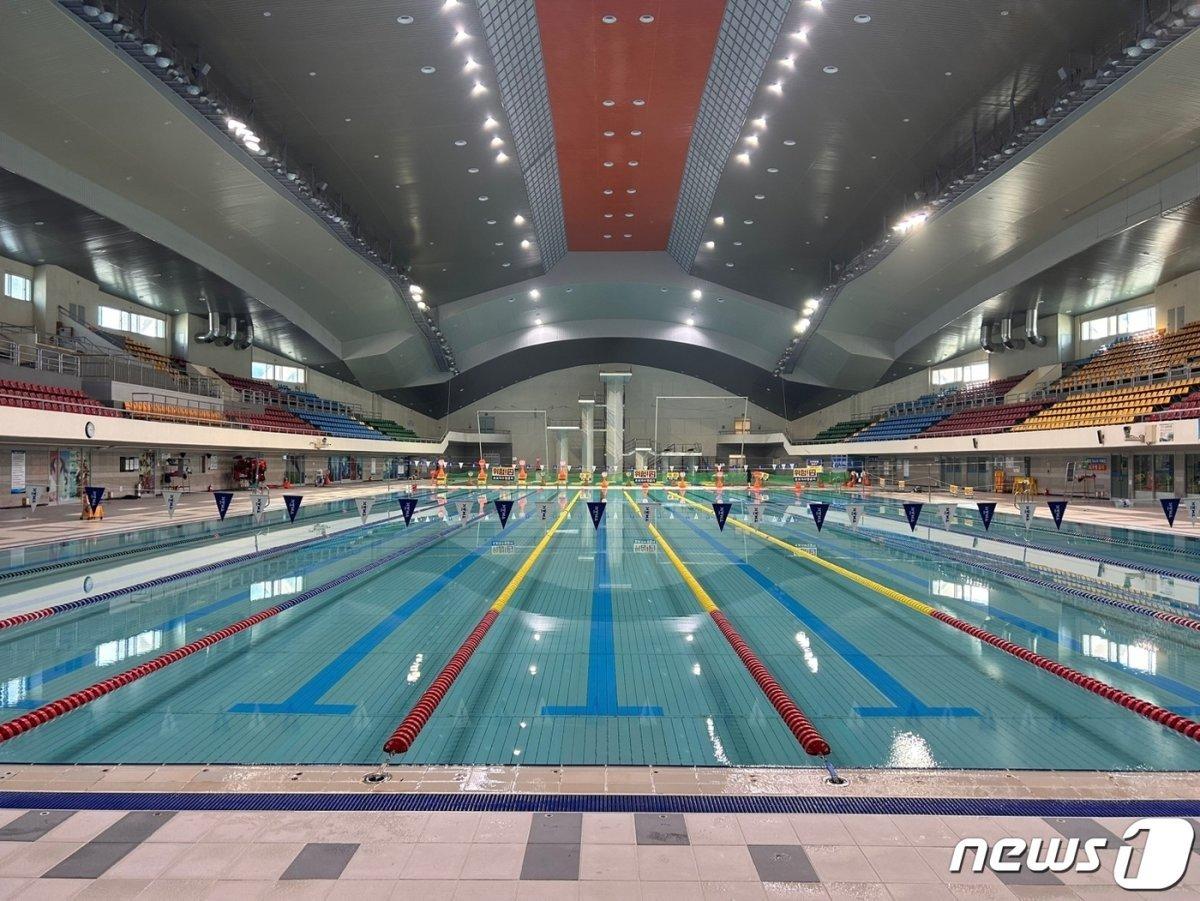 본문 이미지 - 창원실내수영장 모습.(창원시 제공)