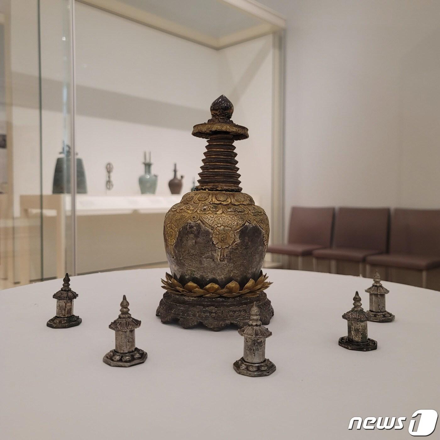 본문 이미지 - 보스턴미술관 소장 &#39;은제도금라마탑형 사리구&#39;가 국내에 임시 대여 형태로 들어올 예정이다. 문화재청 제공. ⓒ News1 김일창 기자