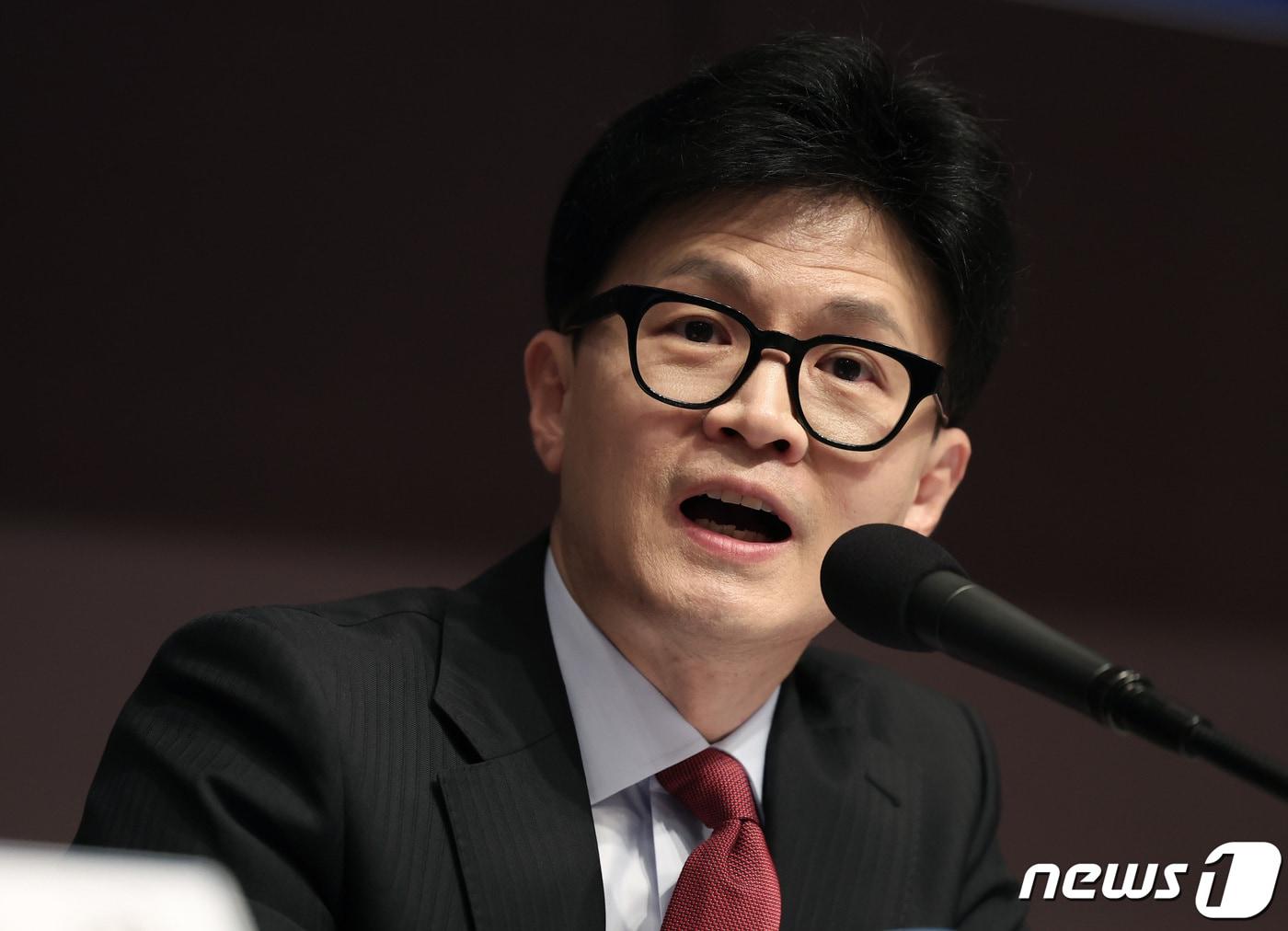 본문 이미지 - 한동훈 국민의힘 비상대책위원장이 7일 오전 서울 중구 프레스센터에서 열린 관훈토론회에서 패널들의 질문에 답변하고 있다.2024.2.7/뉴스1 ⓒ News1 국회사진취재단
