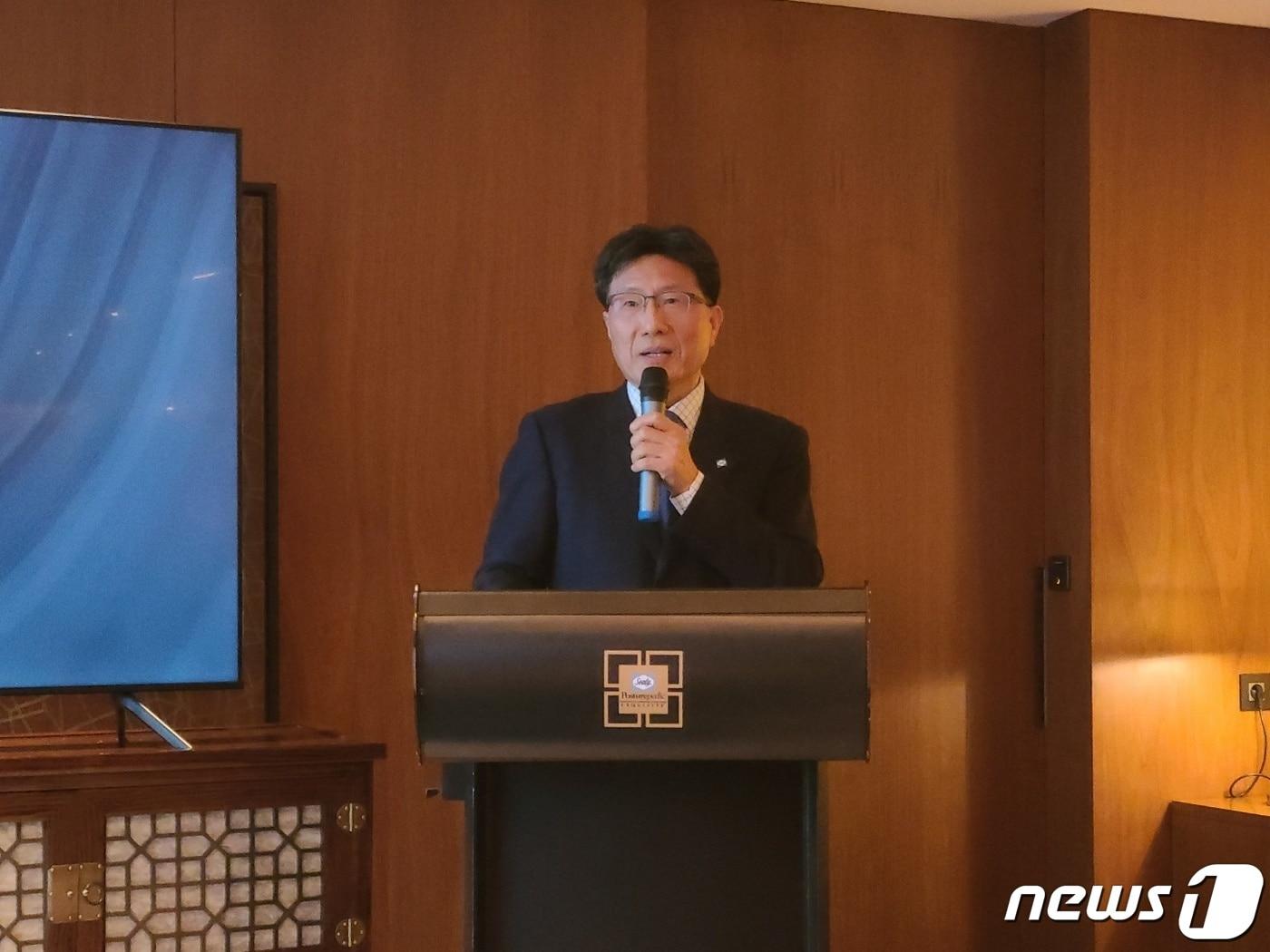 본문 이미지 - 윤종효 씰리코리아컴퍼니 대표가 '엑스퀴짓 H' 출시 기자간담회에서 발언하고 있다.  ⓒ News1 김민석 기자 