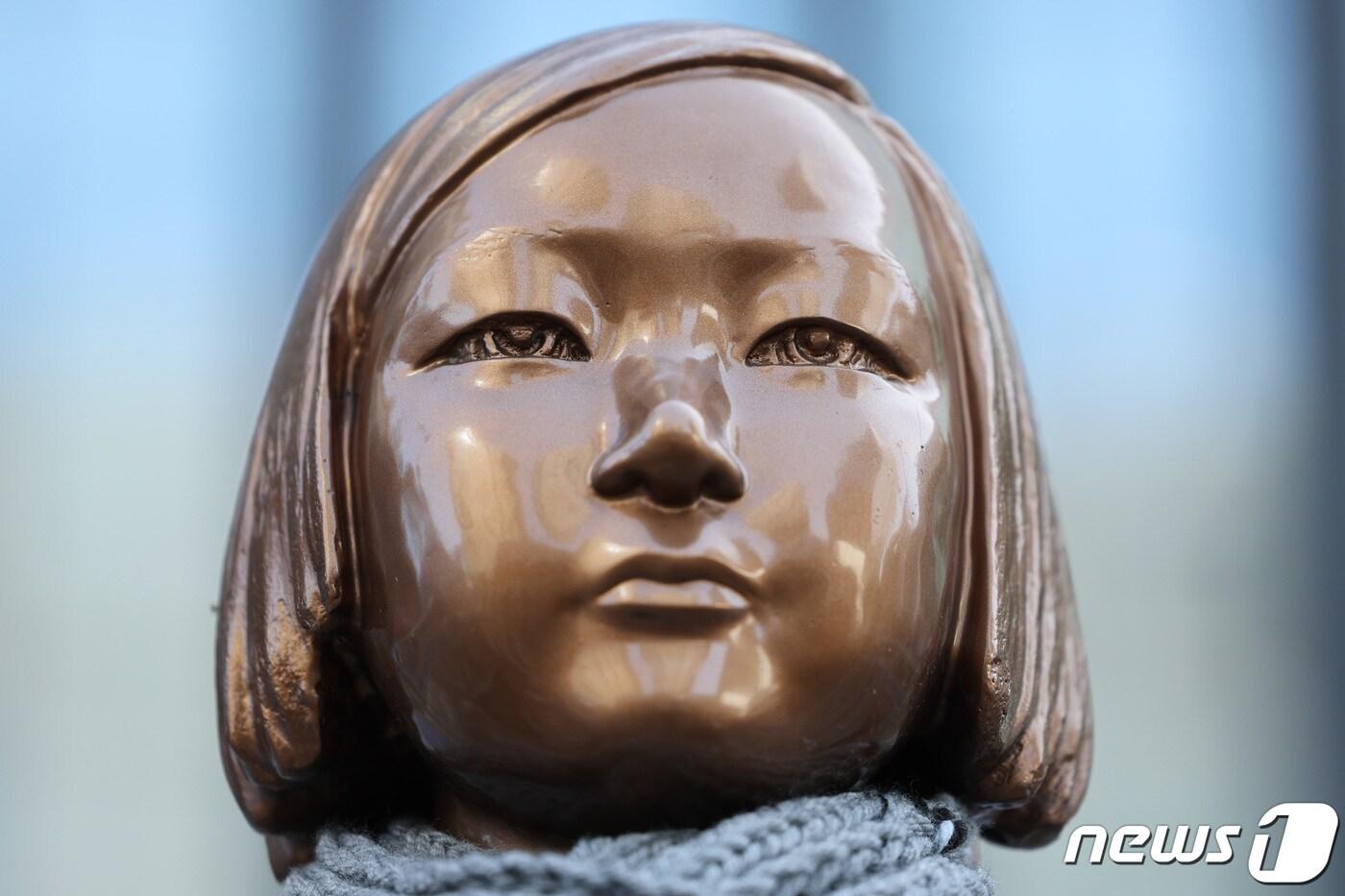 제105주년 3·1절인 1일 서울 종로구 주한일본대사관 인근에서 소녀상이 자리를 지키고 있다. 2024.3.1/뉴스1 ⓒ News1 신웅수 기자