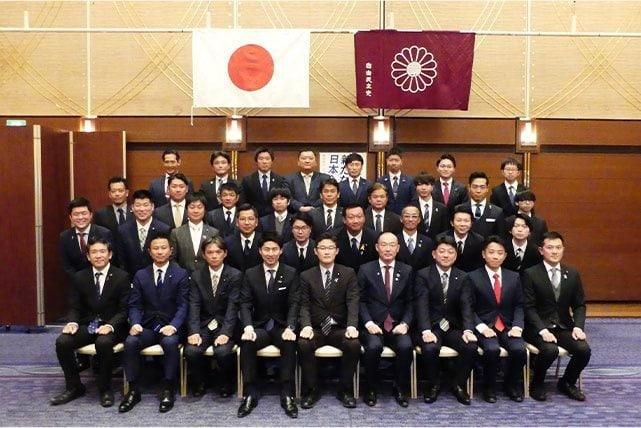 본문 이미지 - 자민당 청년국 누리집에 게재된 긴키 지방 청년 의원 친목회 기념 사진 갈무리. 2024.03.12/