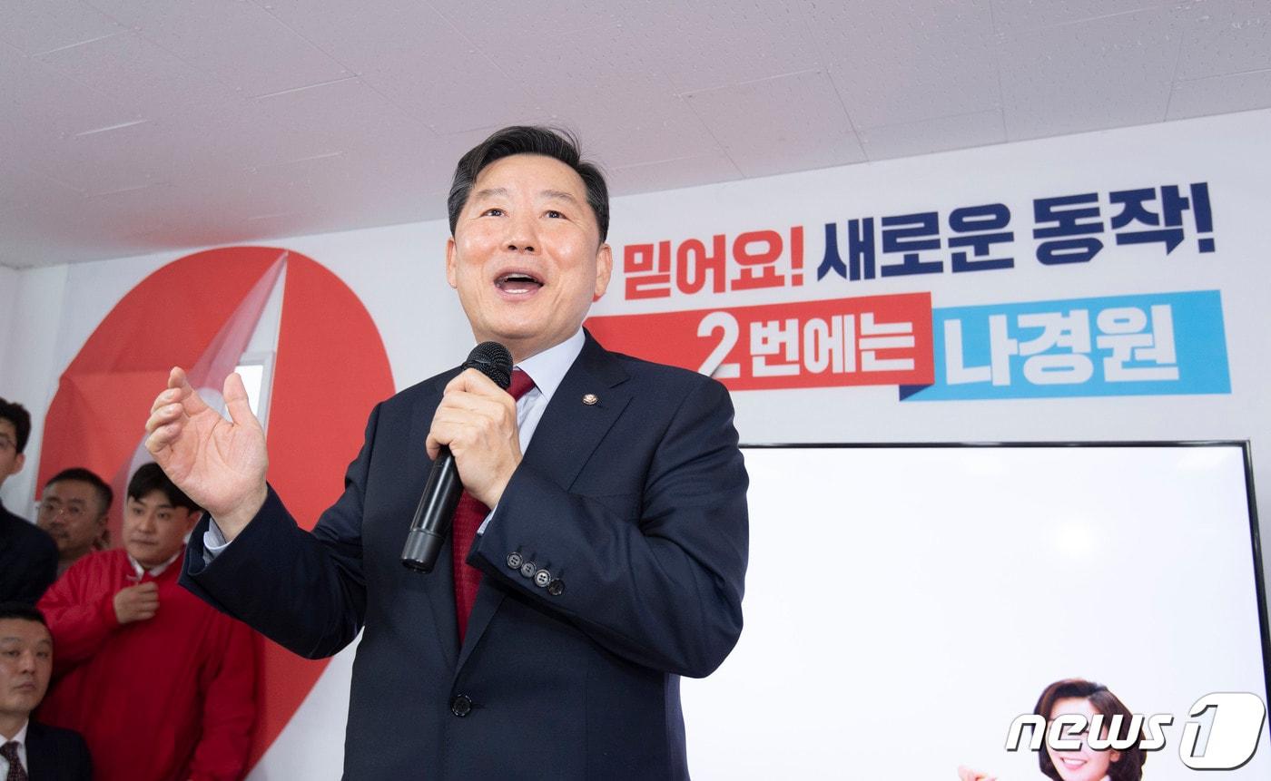이철규 국민의힘 인재영입위원장이 12일 오후 서울 동작구에서 열린 나경원 동작구을 예비후보 선거사무소 개소식에서 인사말을 하고 있다. (공동취재) 2024.3.12/뉴스1 ⓒ News1 민경석 기자