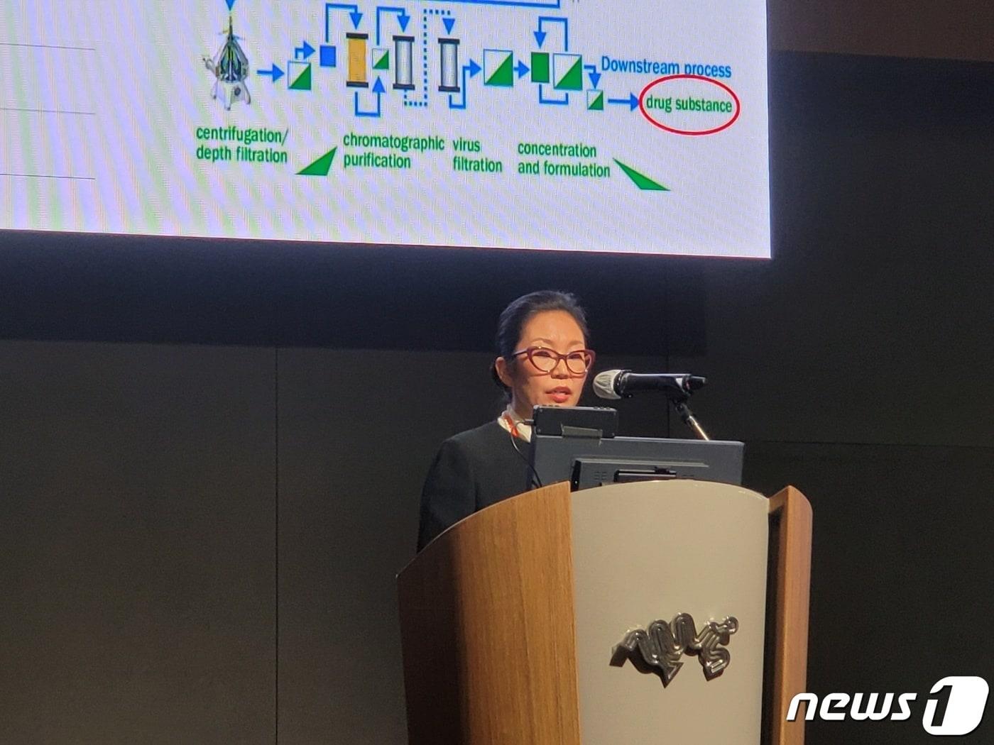 본문 이미지 - 차바이오그룹 사업개발(BD)본부 양은영 본부장이 차바이오그룹이 보유한 CGT CDMO 경쟁력을 소개하고 있다. 2024. 3. 12/뉴스1 ⓒ News1 황진중 기자