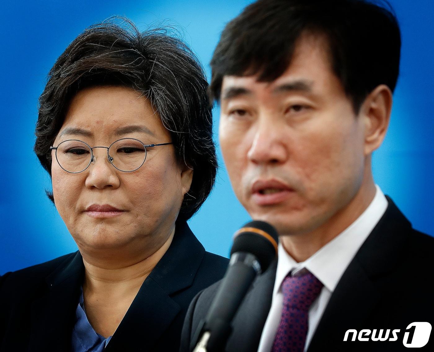 본문 이미지 - 국민의힘 4·10 총선 서울 중구 성동을에 지원한 이혜훈 전 의원과 하태경 의원. 2023.3.13/뉴스1 DB ⓒ News1 송원영 기자