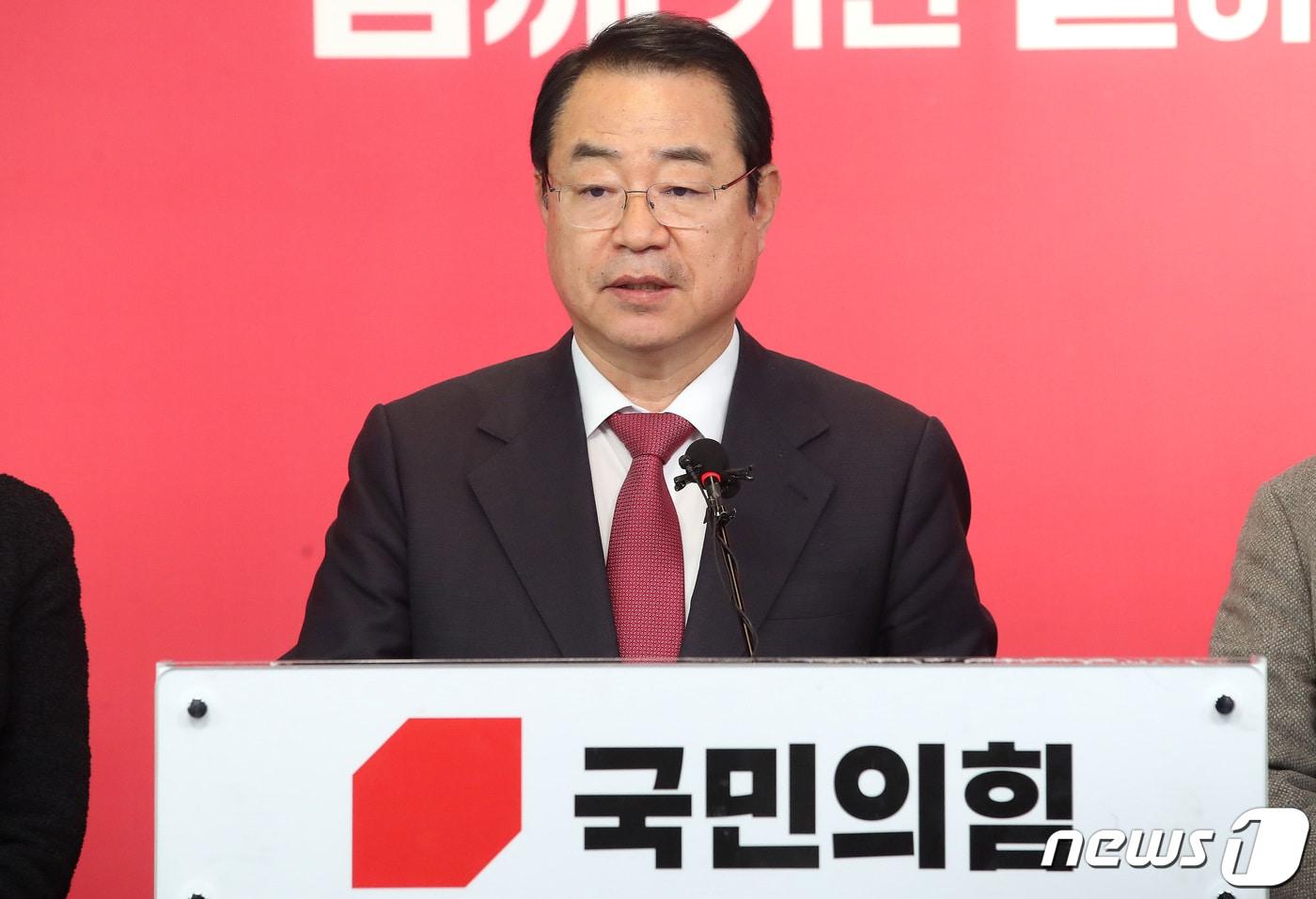 본문 이미지 - 정영환 국민의힘 공천관리위원장이 14일 오후 서울 여의도 중앙당사에서 제22차 공천관리위원회의 결과를 발표하고 있다. 2024.3.14/뉴스1 ⓒ News1 임세영 기자