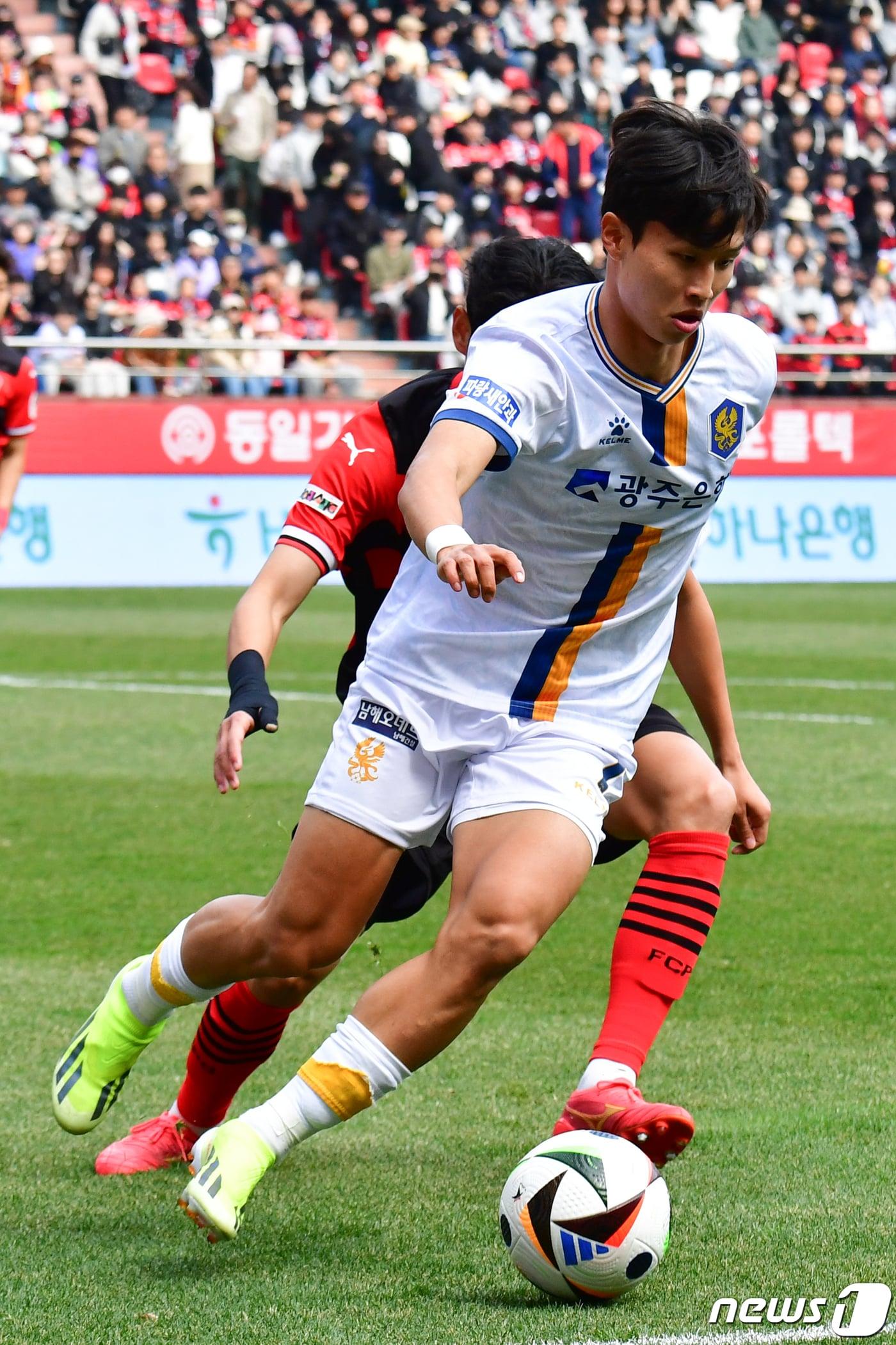 본문 이미지 - 광주FC 윙어 엄지성이 유럽 진출을 추진하고 있다. 2024.3.17/뉴스1 ⓒ News1 최창호 기자