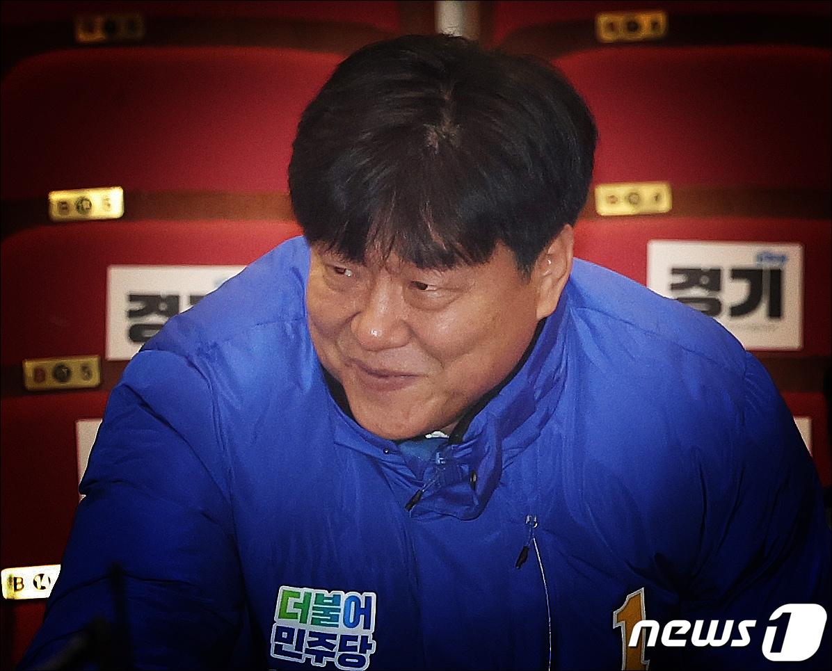 본문 이미지 - 양문석 더불어민주당 경기 안산갑 후보가 17일 오전 서울 여의도 국회 의원회관에서 열린 제22대 총선 후보자 대회에 참석하고 있다. 2024.3.17/뉴스1 ⓒ News1 송원영 기자