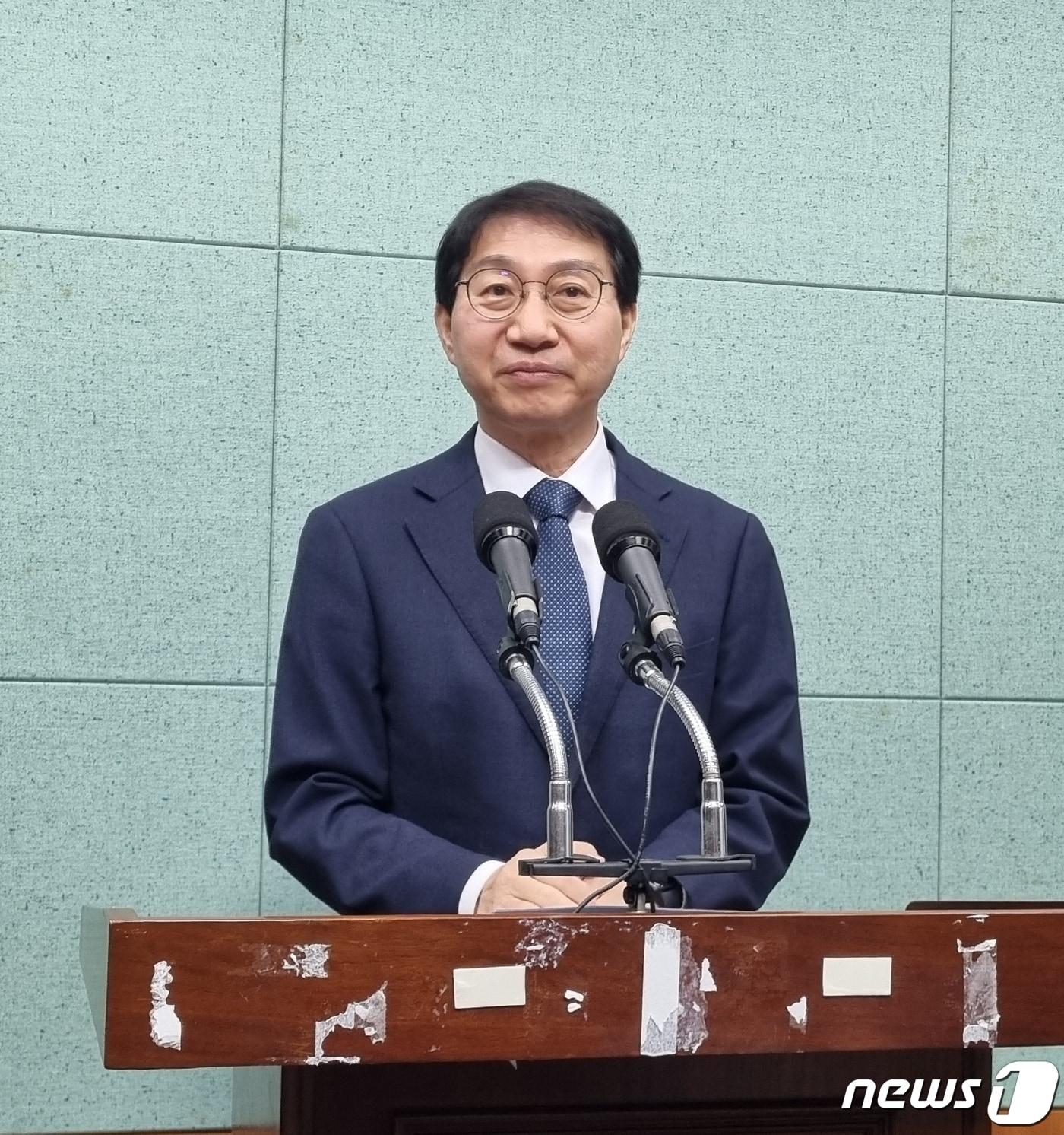 본문 이미지 - 18일 김성주 의원이 전북자치도의회 브리핑룸에서 기자회견을 갖고 있다.2024.3.18/뉴스1