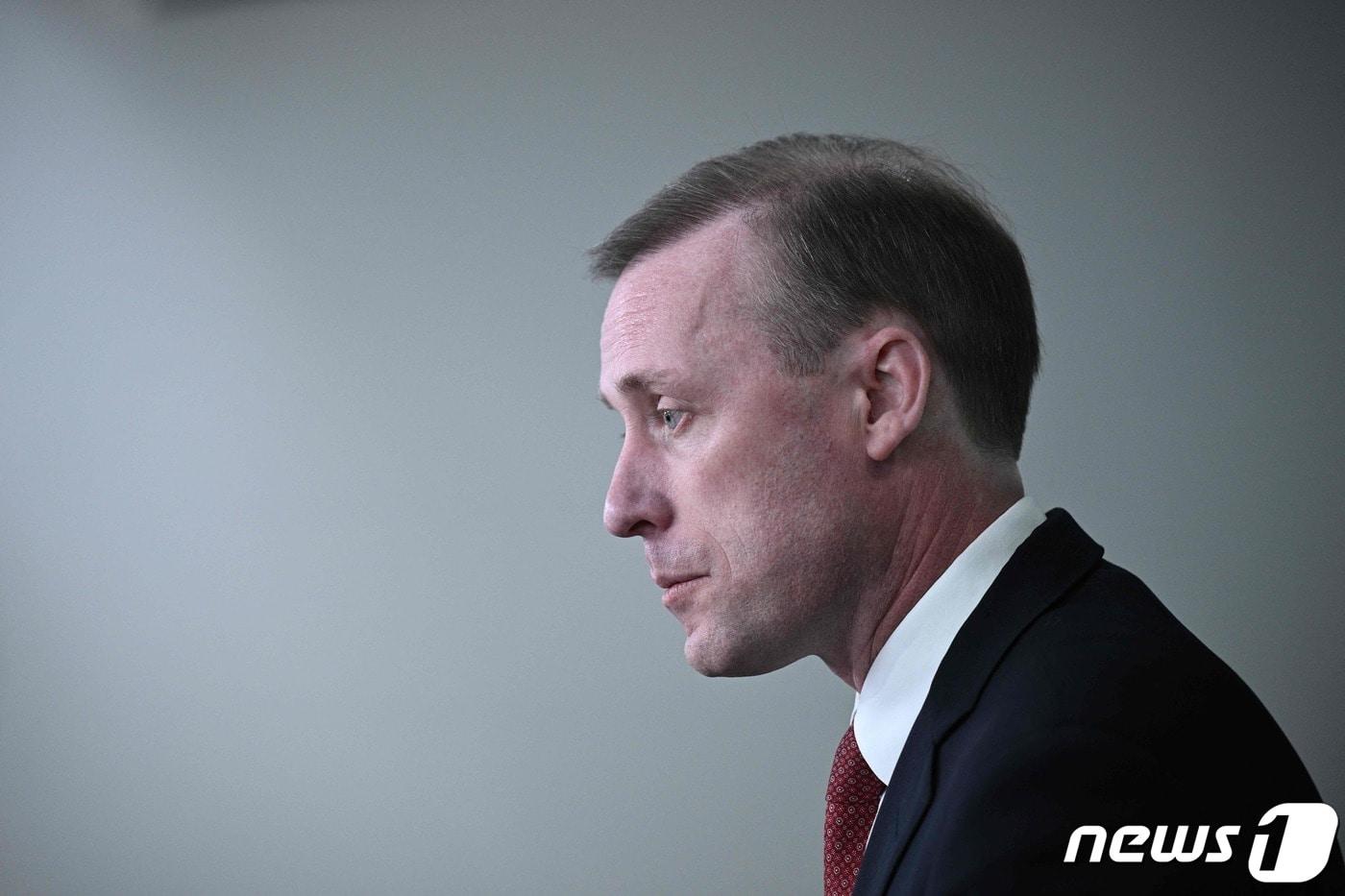 본문 이미지 - 제이크 설리번 미국 국가안보보좌관이 18일(현지시간) 워싱턴 백악관 브래디 룸에서 브리핑을 갖고 “베냐민 네타냐후 이스라엘 총리가 미국에 라파 문제를 논의할 팀을 보내는데 동의했다”고 밝히고 있다. 2024.3.19 ⓒ AFP=뉴스1 ⓒ News1 우동명 기자