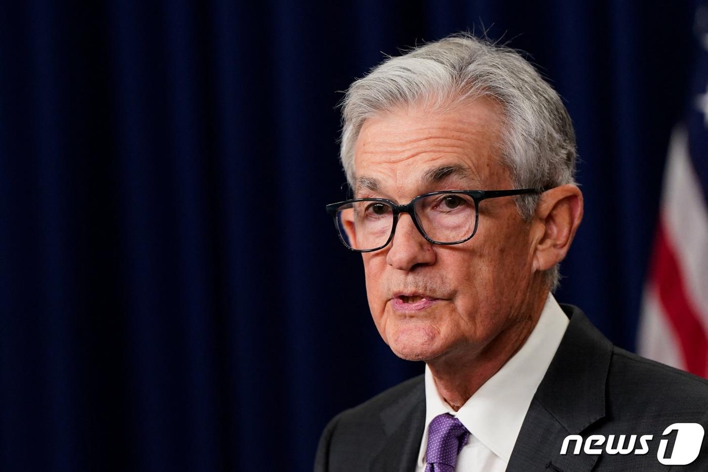 본문 이미지 - 제롬 파월 미국 연방준비제도(Fed·연준) 의장이 20일(현지시간) 워싱턴에서 FOMC가 기준금리를 5.25∼5.50%로 동결한 뒤 기자회견을 열고 “양적 긴축 속도를 조만간 늦추는 게 적절하다는 공감대가 있다”고 밝히고 있다. 2024.3.21 ⓒ 로이터=뉴스1 ⓒ News1 우동명 기자