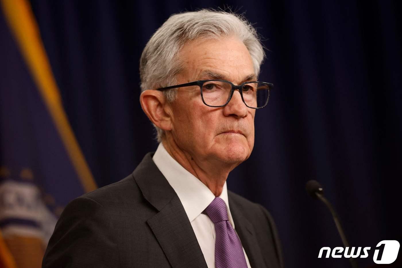 본문 이미지 - 제롬 파월 미국 연방준비제도(Fed·연준) 의장이 20일(현지시간) 워싱턴에서 FOMC가 기준금리를 5.25∼5.50%로 동결한 뒤 기자회견을 열고 “강한 고용 그 자체만으로는 기준금리 인하를 연기할 이유가 되지 않을 것”이라고 밝히고 있다. 2024.3.21 ⓒ AFP=뉴스1 ⓒ News1 우동명 기자