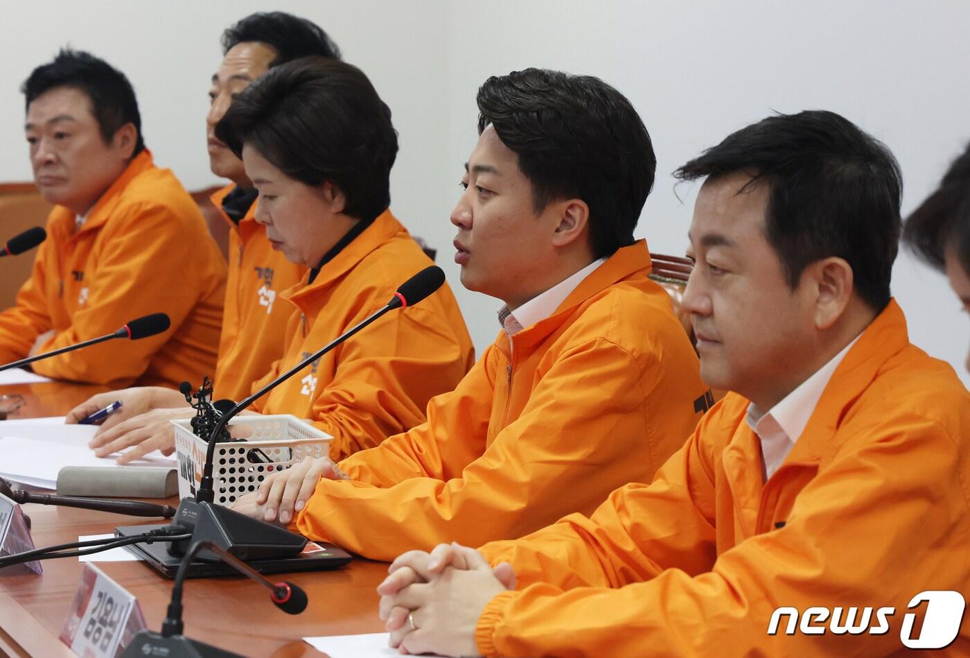 이준석 개혁신당 대표가 22일 서울 여의도 국회에서 열린 최고위원회의에서 발언을 하고 있다. 2024.3.22/뉴스1 ⓒ News1 송원영 기자