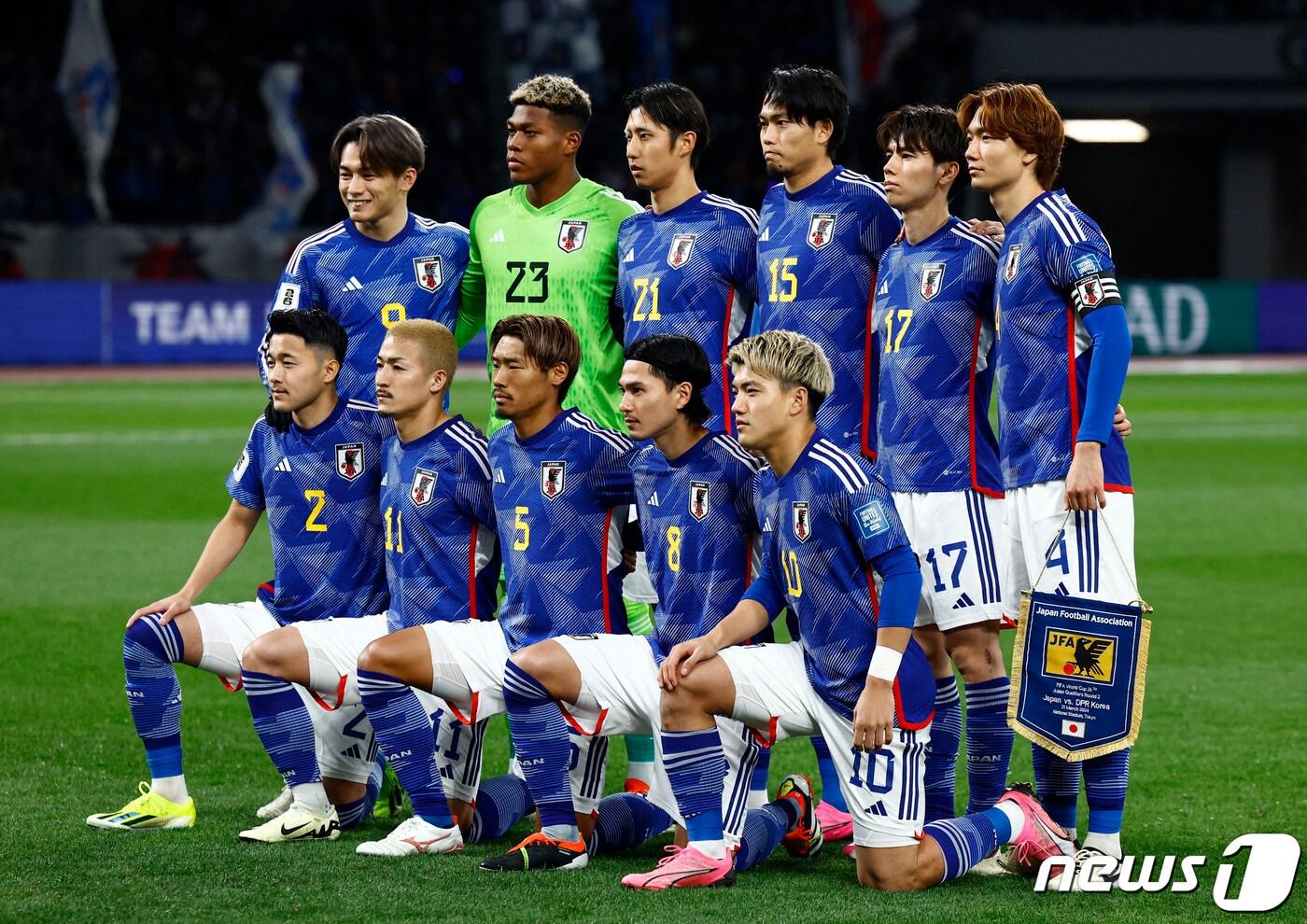 본문 이미지 - 북한과의 경기를 앞둔 북한 축구대표팀ⓒ 로이터=뉴스1