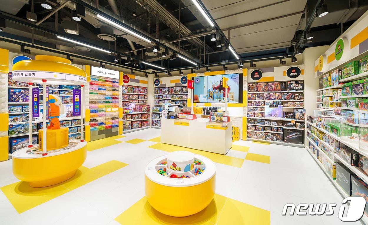 본문 이미지 - 현대백화점 중동점 유플렉스 5층 레고스토어 중동점(레고코리아 제공) 