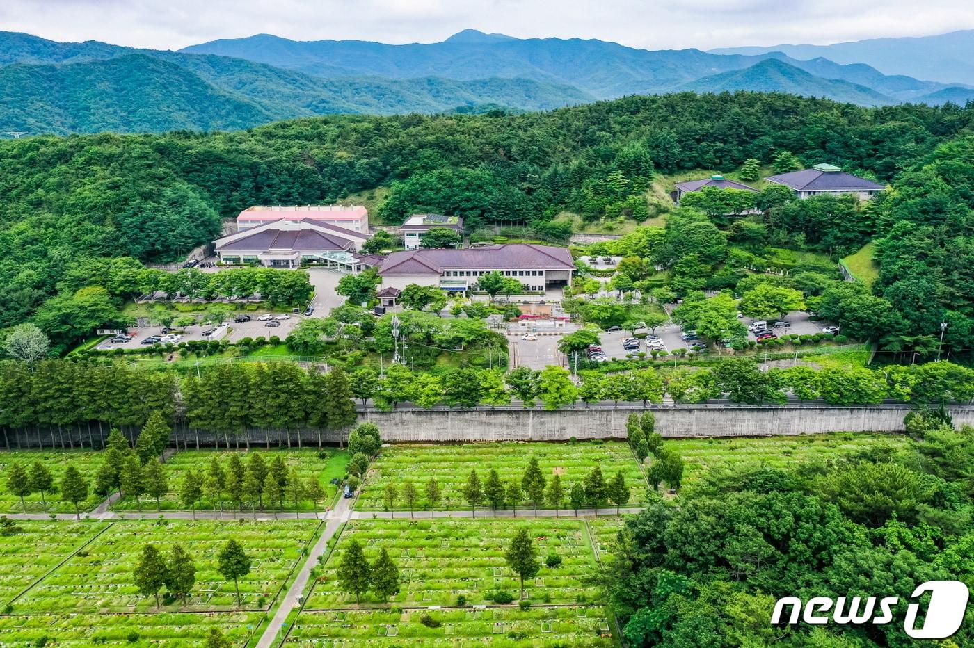 본문 이미지 - 부산영락공원 전경(부산시설공단 제공)