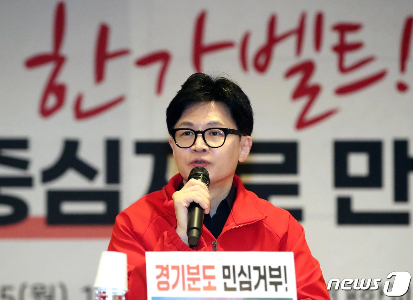 본문 이미지 - 한동훈 국민의힘 비상대책위원장이 25일 오전 서울 성동구 한양대학교 동문회관에서 열린 중앙선거대책위원회의에서 발언을 하고 있다. 2024.3.25/뉴스1 ⓒ News1 임세영 기자